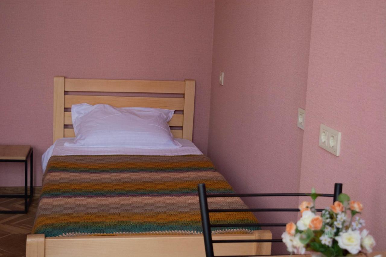 Sunflower Hotel Tbilisi Exterior photo